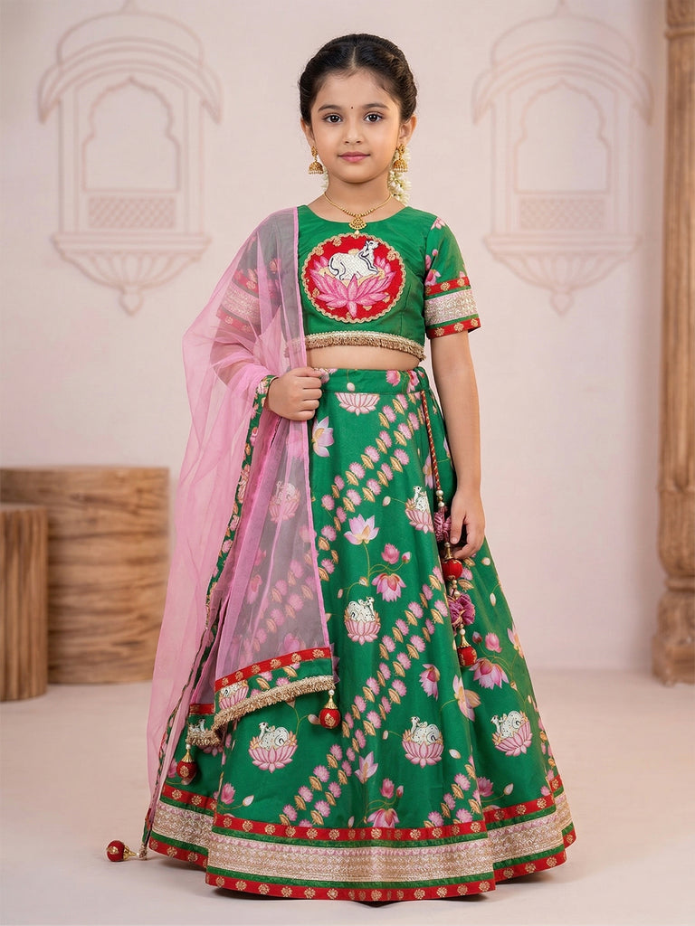 Pspeaches Girls Green Ethnic Floral Print Flared Muslin Silk Pichwai print Lehenga & Choli With Dupatta (Sku-L-Greensilk)