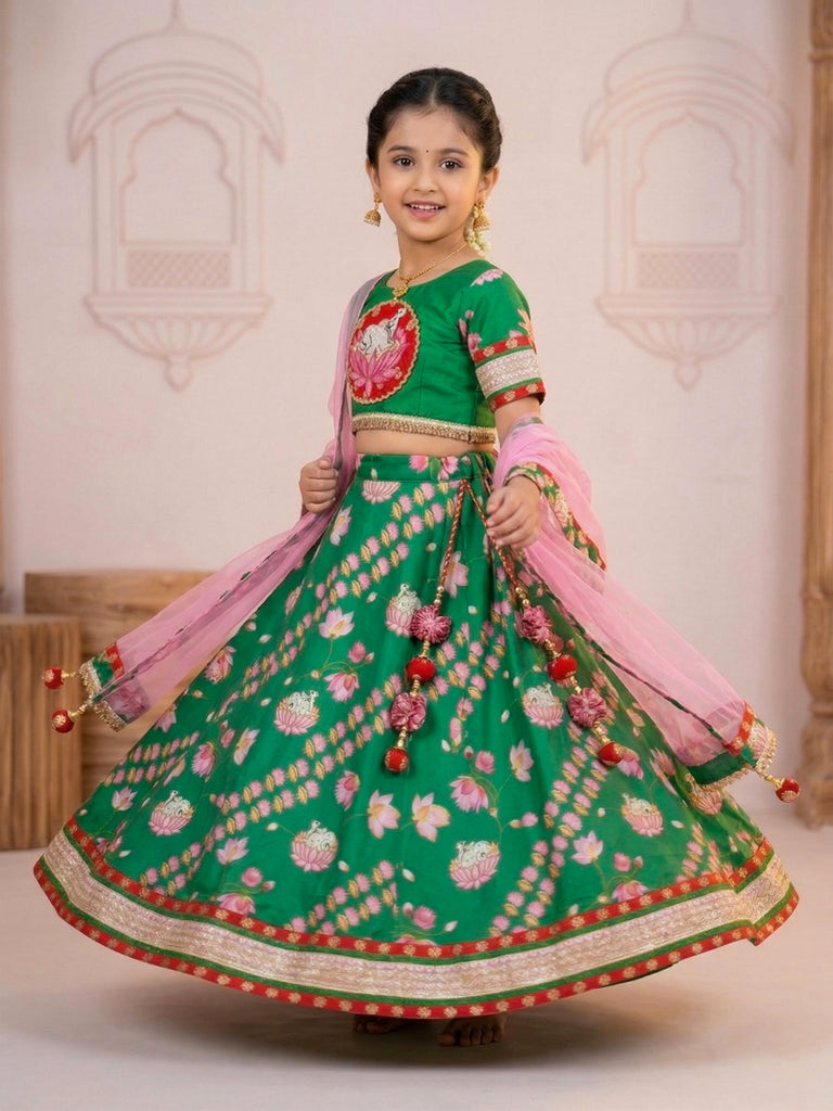 Pspeaches Girls Green Ethnic Floral Print Flared Muslin Silk Pichwai print Lehenga & Choli With Dupatta (Sku-L-Greensilk)