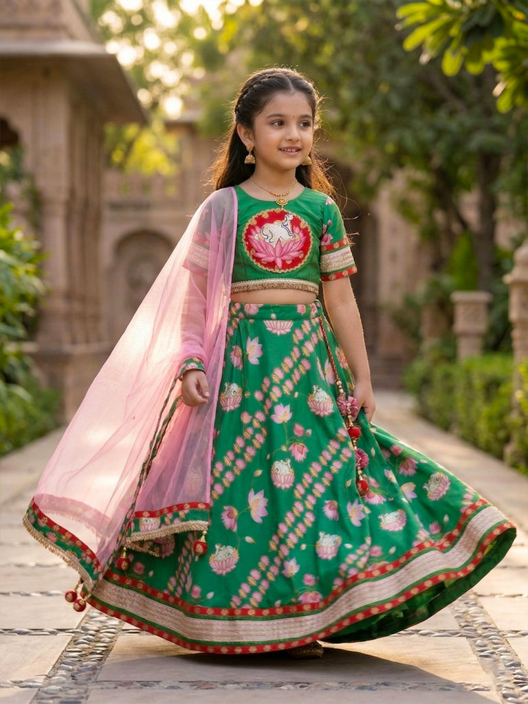 Pspeaches Girls Green Ethnic Floral Print Flared Muslin Silk Pichwai print Lehenga & Choli With Dupatta (Sku-L-Greensilk)