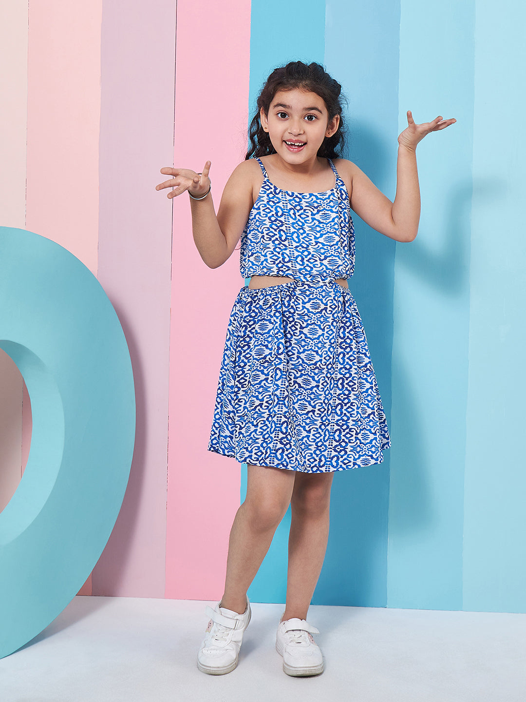 Girl's Graphic Printed Sleeveless Cut Out Fit Blue Flare Dress (d-blueindi)