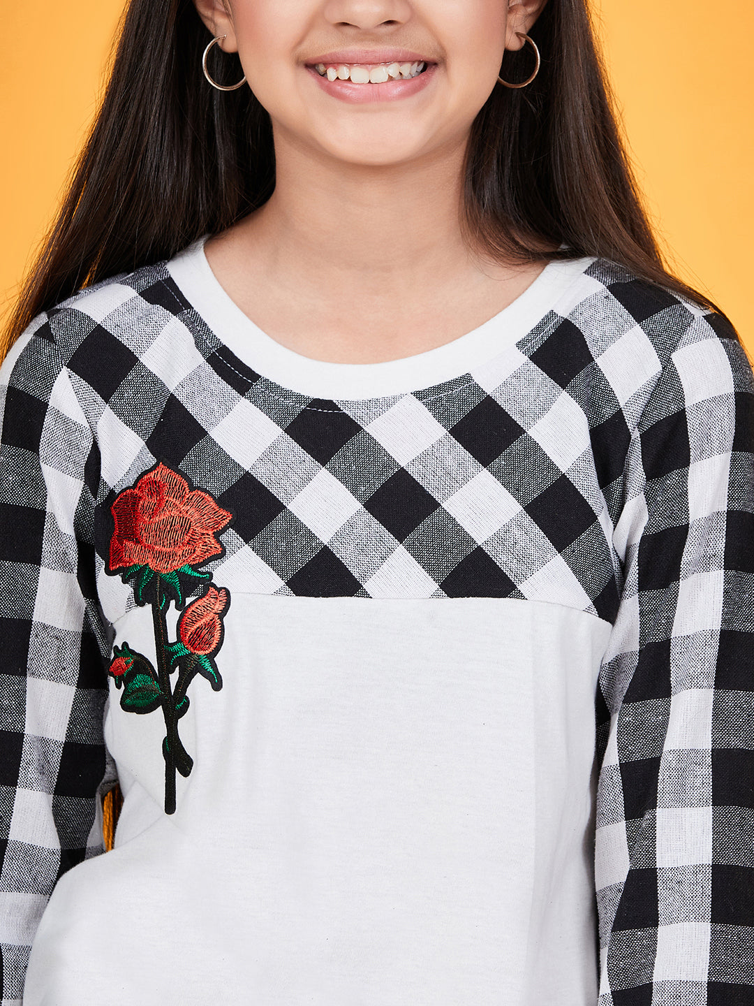 Girls Checked Round Neck Long Sleeves Applique Cotton Top (t-blackrose)